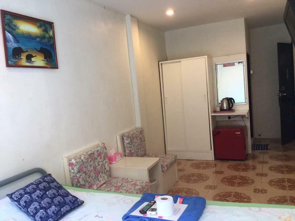 Miggy Guest House (Adults Only) Bangkok Eksteriør billede
